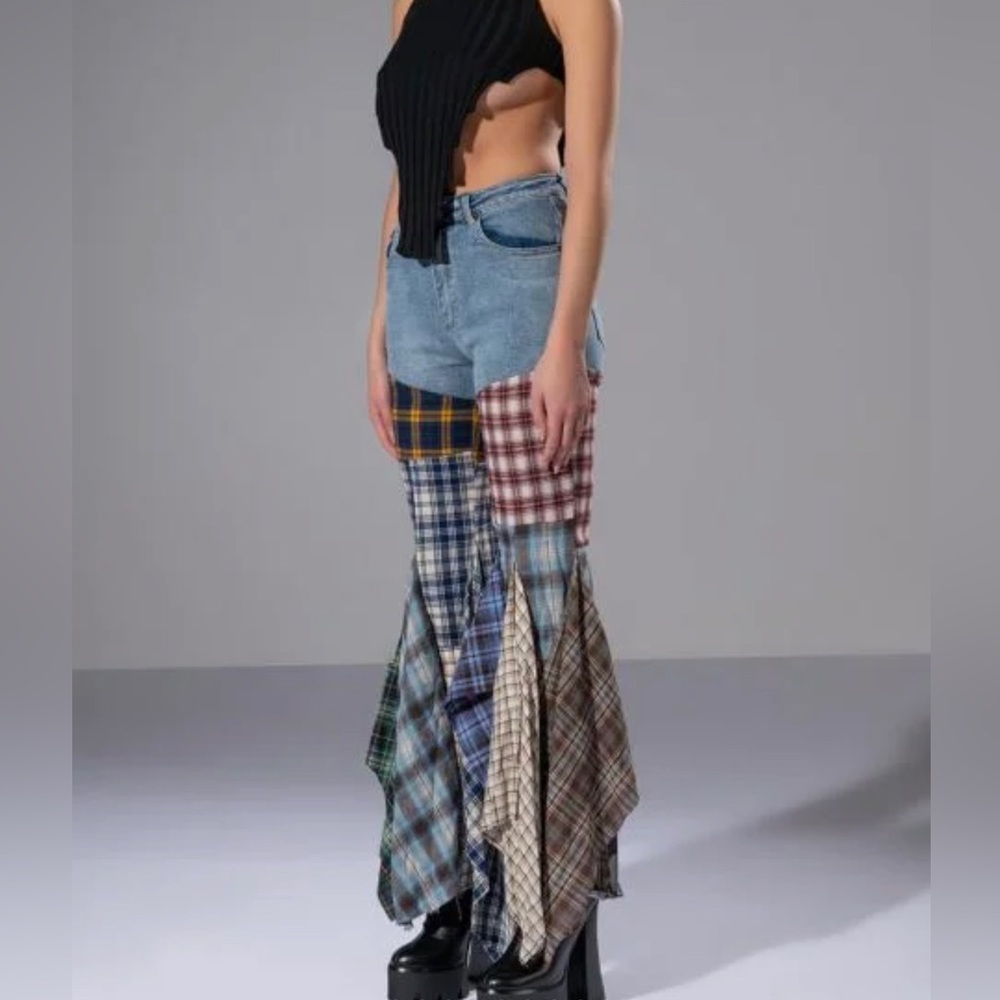 REHAB LAB RE-IMAGINED FLANNEL FLARE JEANS NWOT Host Pick 🔥